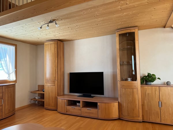 2½ ZI-WOHNUNG IN WATTENWIL (BE), MÖBLIERT, TEMPORÄR 1
