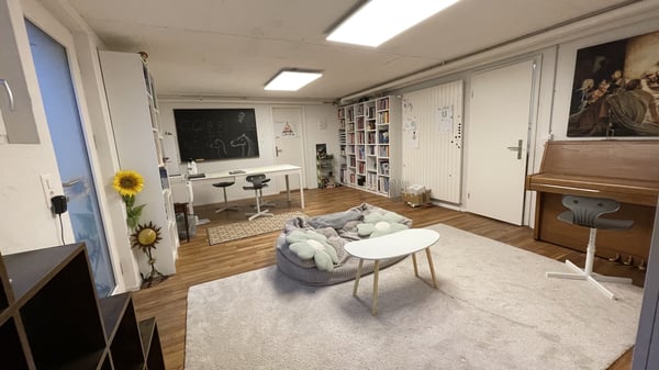 6½ ZIMMER-HAUS IN SPIEGEL B. BERN (BE), MÖBLIERT, TEMPORÄR 10