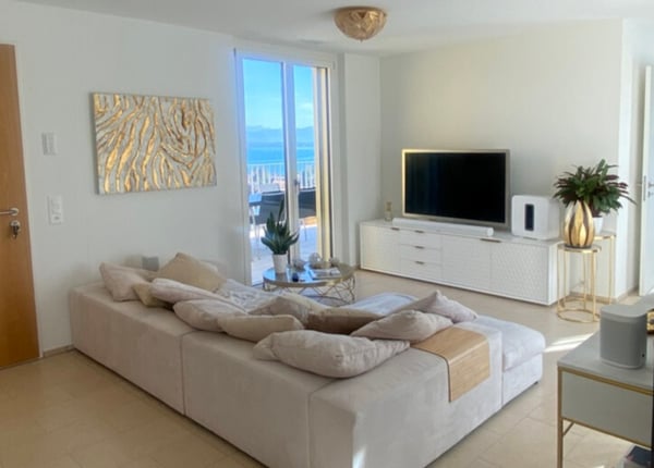 2½ ZIMMER-ATTIKAWOHNUNG IN WÄDENSWIL (ZH), MÖBLIERT, TEMPORÄR 2