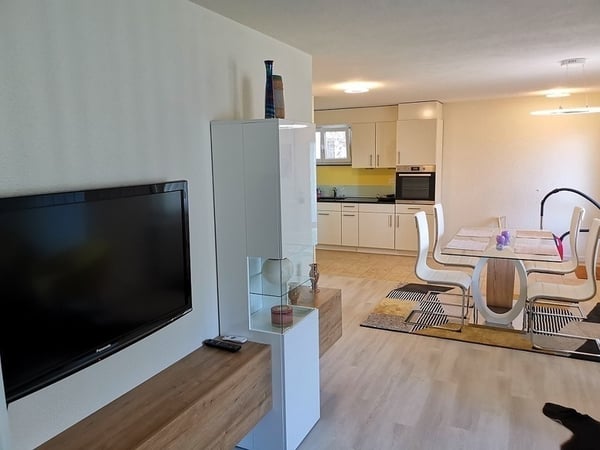 2 ZI-WOHNUNG IN MERLISCHACHEN (SZ), MÖBLIERT, TEMPORÄR 3