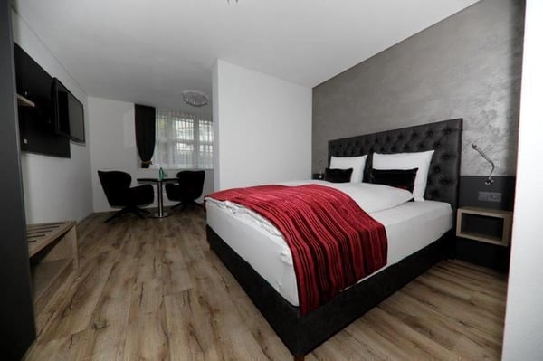 1 ZI-WOHNUNG IN REICHENBURG (SZ), MÖBLIERT 6