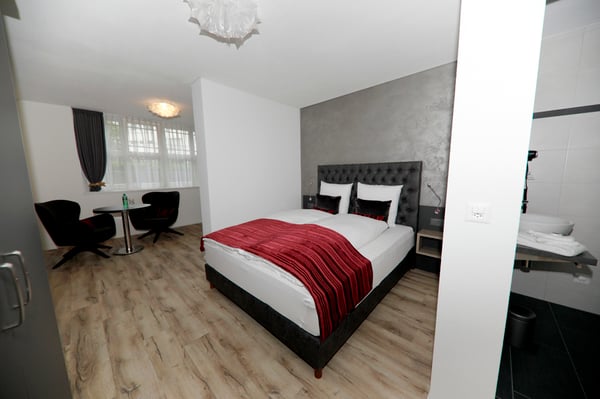1 ZI-WOHNUNG IN REICHENBURG (SZ), MÖBLIERT 1