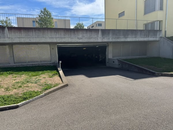 Einstellhallenplatz in Busswil (Lyss) 2