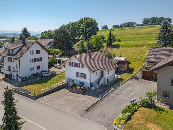 Viel Platz, viel Charme, viel Potenzial – Einfamilienhaus in Gurmels 3