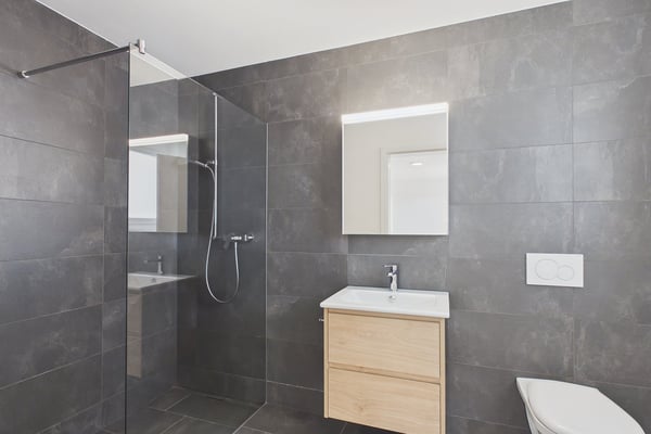 Moderne 4-Zimmer-Dachwohnung im Neubau in Gampelen 7
