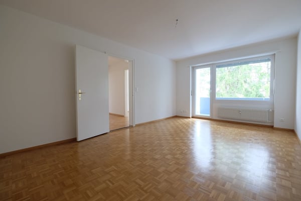 Traumhafte 4-Zimmer-Eigentumswohnung mit grossem Balkon 2