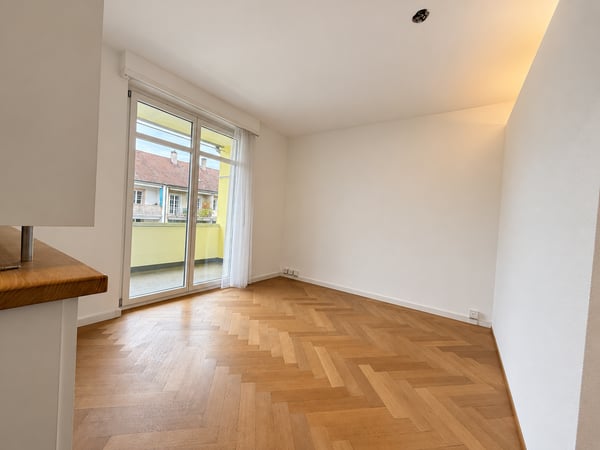 Traumhafte 2-Zimmerwohnung mit grossem Balkon in gepflegtem Altbau 8