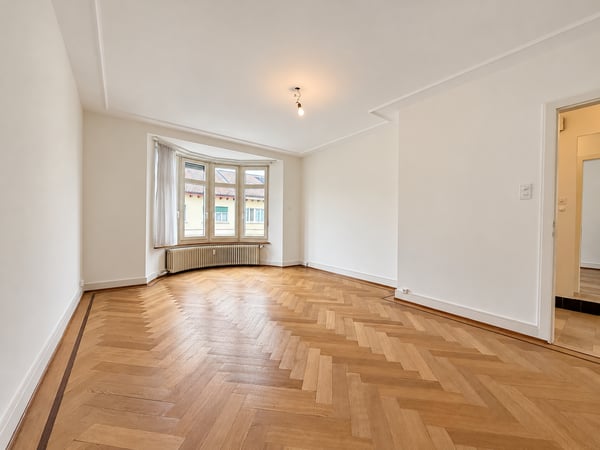 Traumhafte 2-Zimmerwohnung mit grossem Balkon in gepflegtem Altbau 1