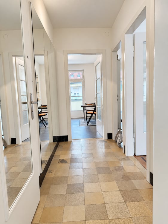 Traumhafte 2-Zimmerwohnung mit grossem Balkon in gepflegtem Altbau 5