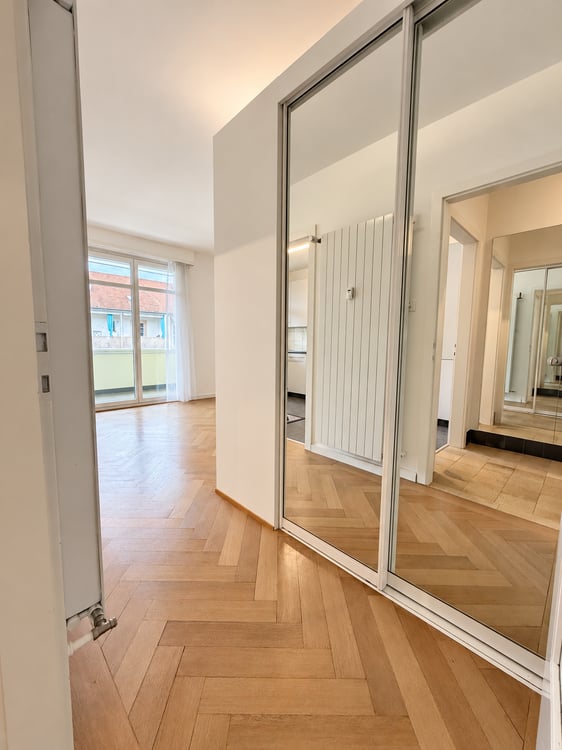 Traumhafte 2-Zimmerwohnung mit grossem Balkon in gepflegtem Altbau 10
