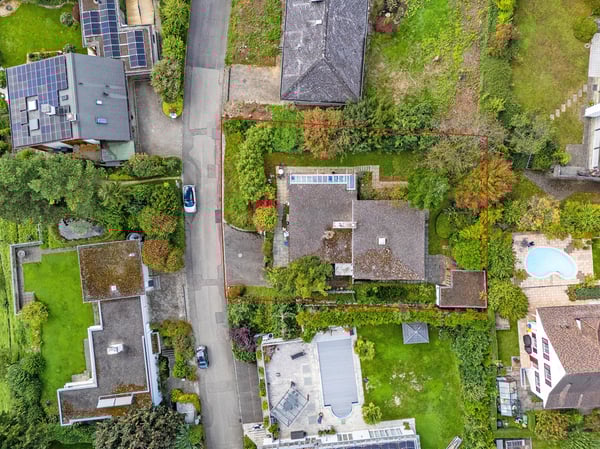 Bauland und Haus mit Entwicklungspotenzial 12