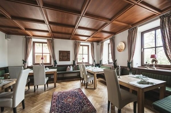 Einzigartig! Hotel-Restaurant mit Geschichte und Charakter - westlich von Bern 2