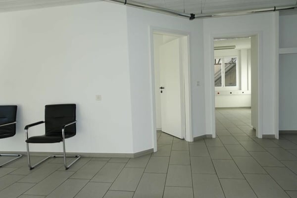 Grosszügige Büroräumlichkeiten im EG & UG 5