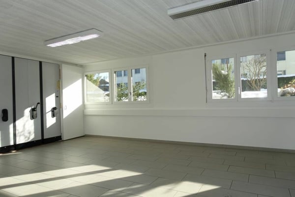 Grosszügige Büroräumlichkeiten im EG & UG 22