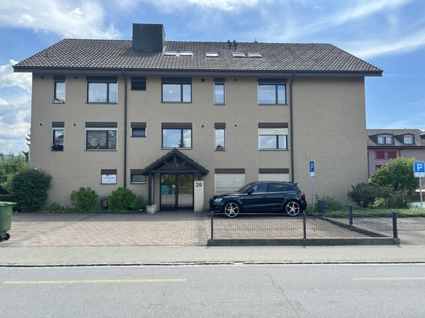 Grosszügige Büroräumlichkeiten im EG & UG 35