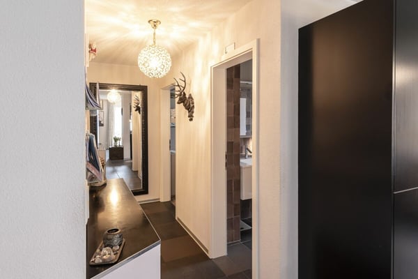 Helle und geräumige 1.5 Zi-Eigentumswohnung mit Einstellhallenplatz 20