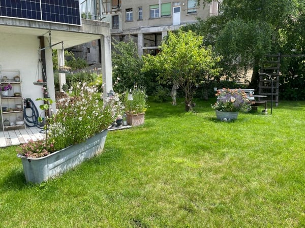 Helle und geräumige 1.5 Zi-Eigentumswohnung mit Einstellhallenplatz 9