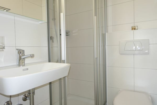 Neu renovierte 3.5 Zi-Eigentumswohnung mit Einstellhallenplatz 11