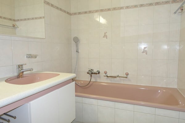 Neu renovierte 3.5 Zi-Eigentumswohnung mit Einstellhallenplatz 14