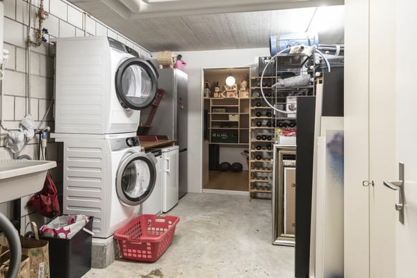 Grosszügige 1.5 Zi-Eigentumswohnung mit Einstellhallenplatz 36