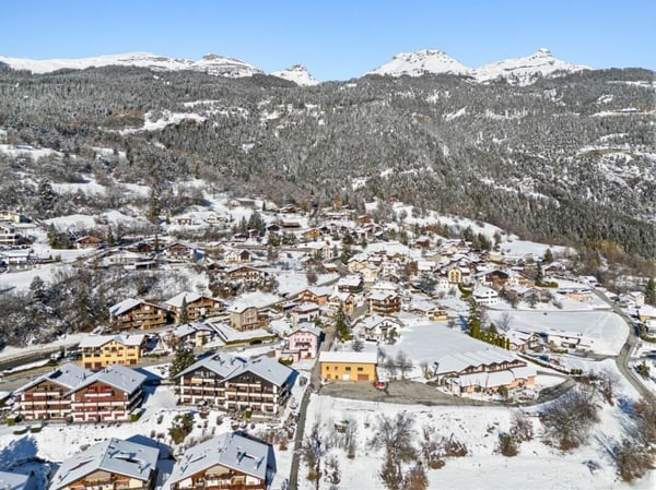 Zweifamilienhaus im Skigebiet Crans-Montana/VS 32