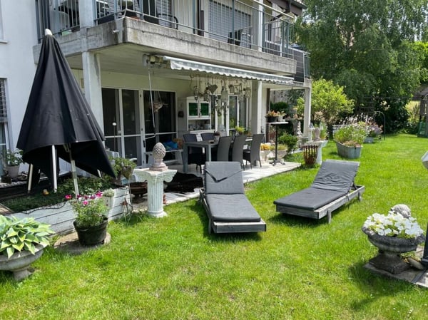 Helle und geräumige 1.5 Zi-Eigentumswohnung mit Einstellhallenplatz 9