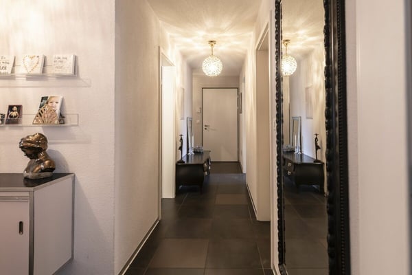 Helle und geräumige 1.5 Zi-Eigentumswohnung mit Einstellhallenplatz 21