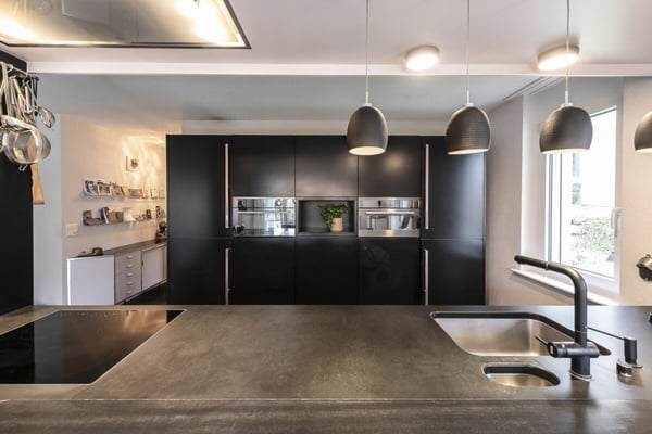 Grosszügige 1.5 Zi-Eigentumswohnung mit Einstellhallenplatz 14