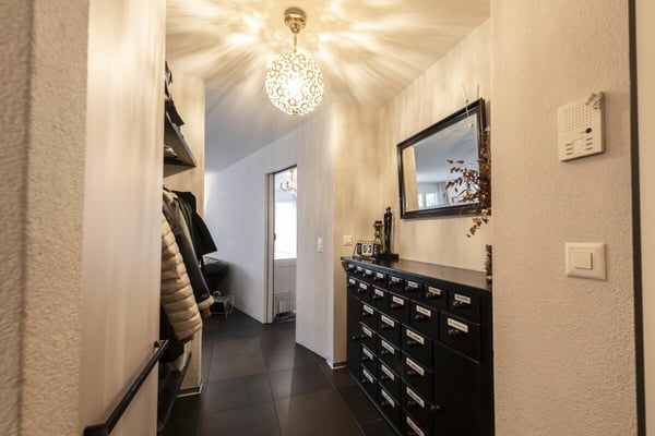 Grosszügige 1.5 Zi-Eigentumswohnung mit Einstellhallenplatz 22