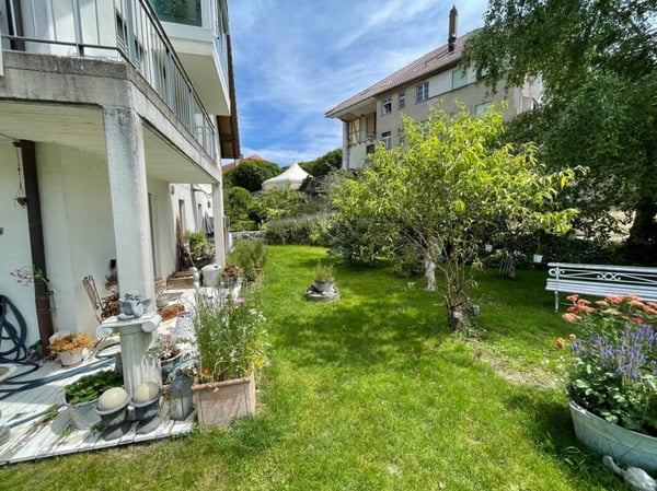 Grosszügige 1.5 Zi-Eigentumswohnung mit Einstellhallenplatz 3