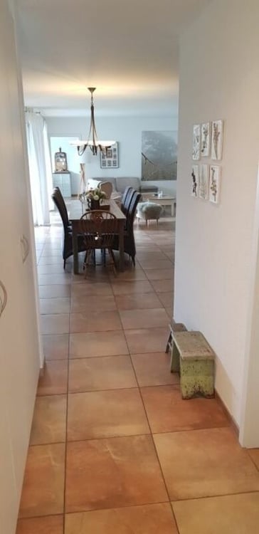 Moderne 1.5-Zimmer-Eigentumswohnung mit zwei Balkonen und Tiefgaragenplatz 4