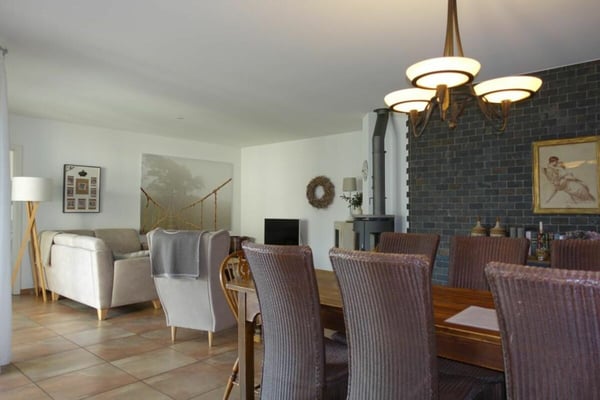 Moderne 1.5-Zimmer-Eigentumswohnung mit zwei Balkonen und Tiefgaragenplatz 2