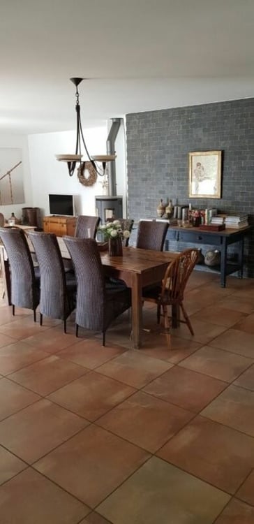 Moderne 1.5-Zimmer-Eigentumswohnung mit zwei Balkonen und Tiefgaragenplatz 3