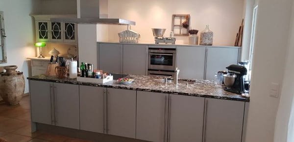 Moderne 1.5-Zimmer-Eigentumswohnung mit zwei Balkonen und Tiefgaragenplatz 6