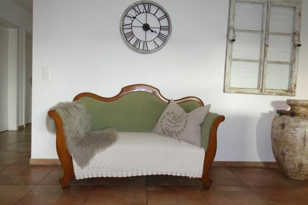 Moderne 1.5-Zimmer-Eigentumswohnung mit zwei Balkonen und Tiefgaragenplatz 9