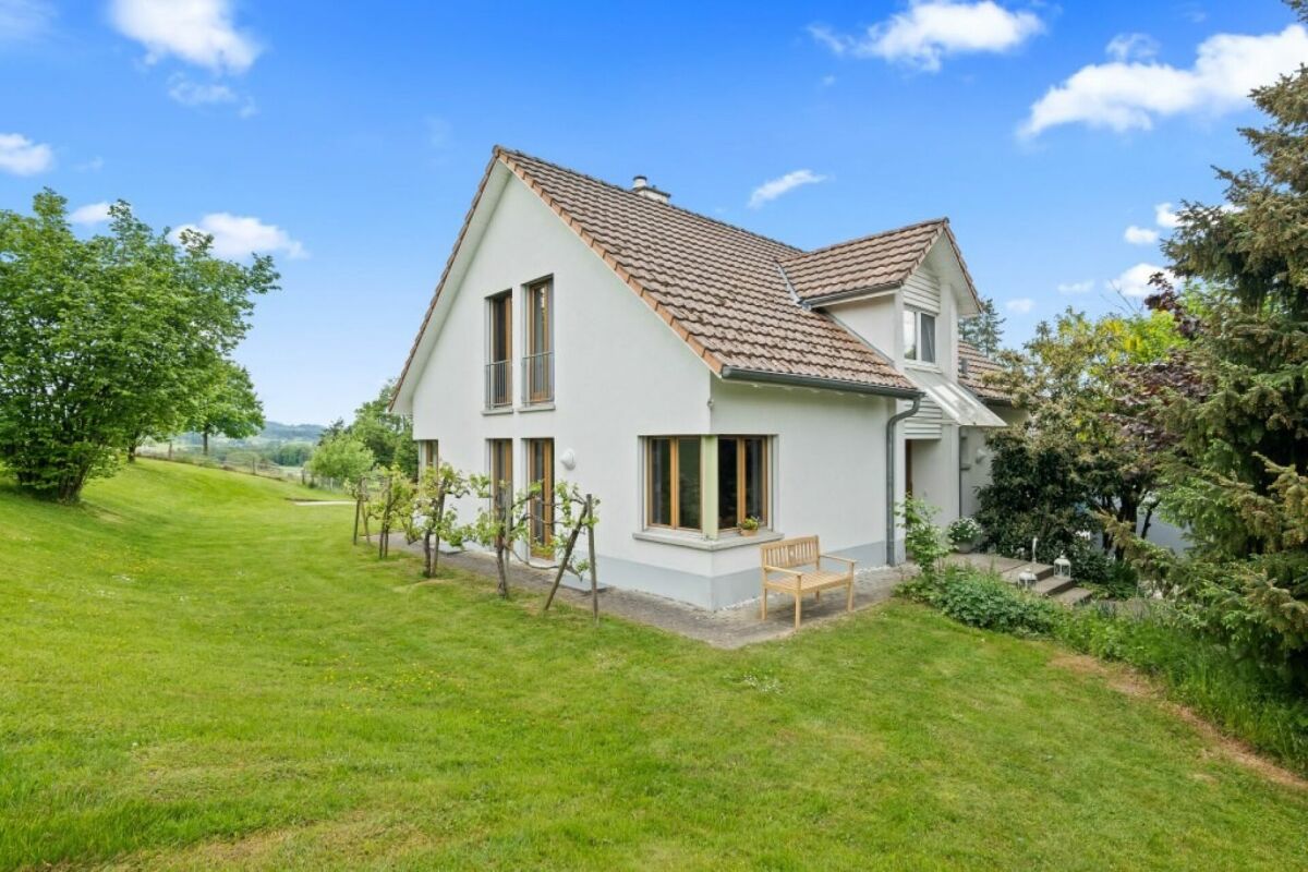 Einfamilienhaus mit Pferdestall