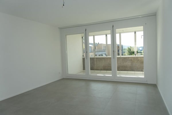 Renovierte 3.5 Zi-Eigentumswohnung mit Balkon und Einstellhallenplatz 2