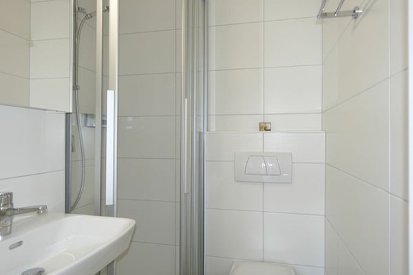 Renovierte 3.5 Zi-Eigentumswohnung mit Balkon und Einstellhallenplatz 12