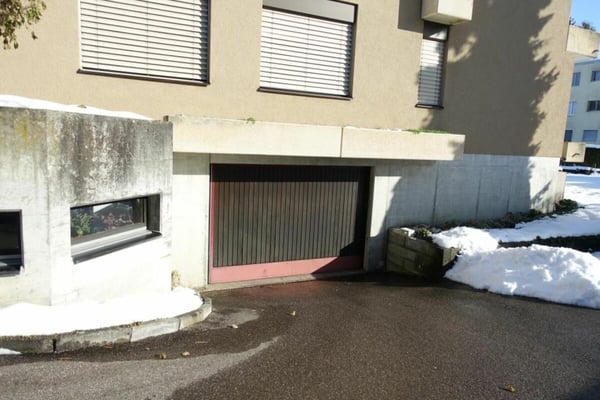 Grosszügige Gewerberäumlichkeiten im EG & UG 28