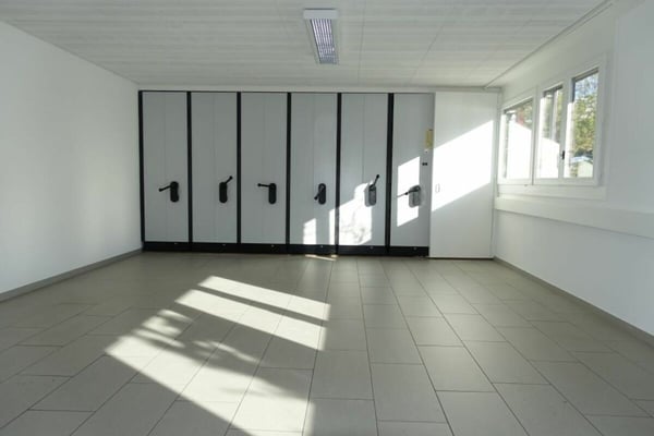 Grosszügige Gewerberäumlichkeiten im EG & UG 25