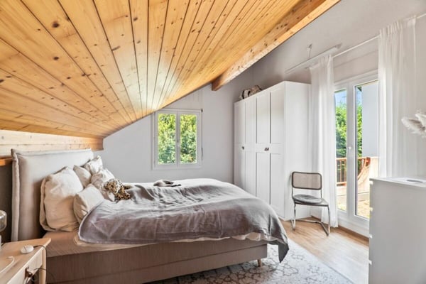 Doppeleinfamilienhaus mit grosser Rasenfläche 22