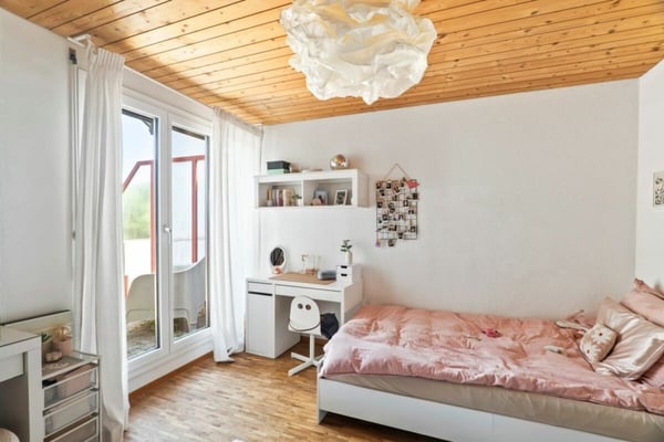 Doppeleinfamilienhaus mit grosser Rasenfläche 19
