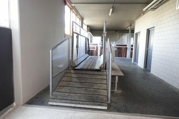Reserviert! Reitsportimmobilie mit Haus und Reithalle 51