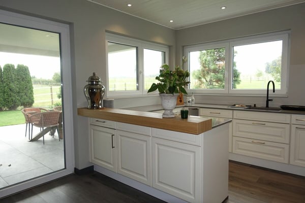 Reserviert! Reitsportimmobilie mit Haus und Reithalle 24
