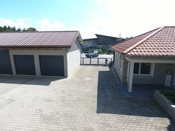 Reserviert! Reitsportimmobilie mit Haus und Reithalle 30