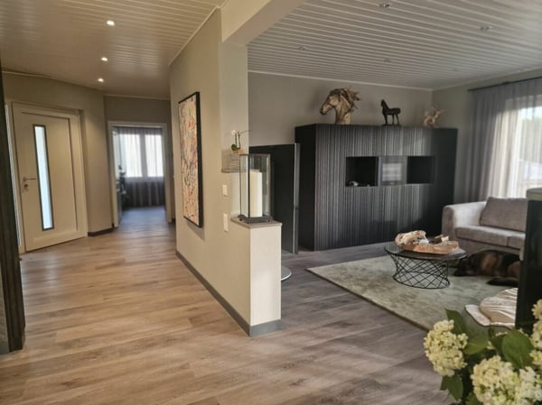 Reserviert! Reitsportimmobilie mit Haus und Reithalle 18