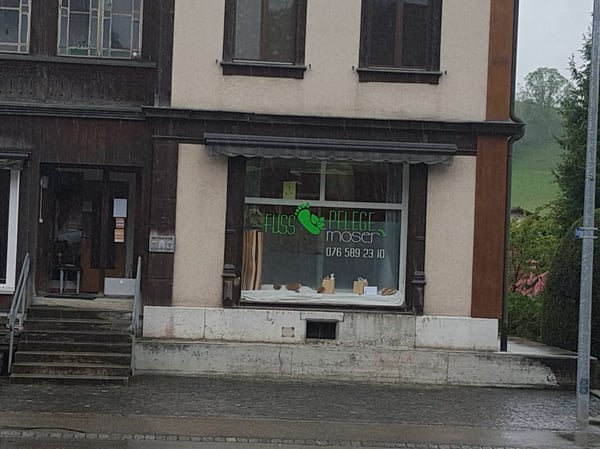 Gewerberaum mit Aussenparkplatz