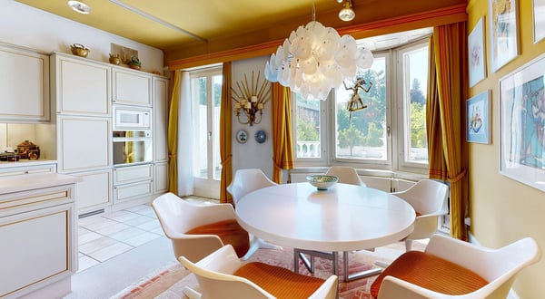 Herrenhaus mit Arztpraxis und Schwimmhalle an bevorzugter Lage 5