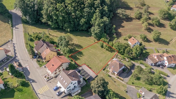 1'347 m2 grosses Bauland an idyllischer Lage in Fehren 2