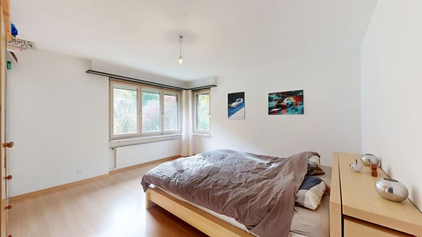 Mehrfamilienhaus mit drei Wohnungen und drei Aussenparkplätzen 9